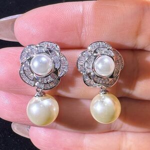 Elegant Silver and Pearl Earrings
